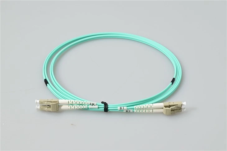 LC i LC OM3 50/125 Cebl Patch Ffibr Deublyg Amlfodd