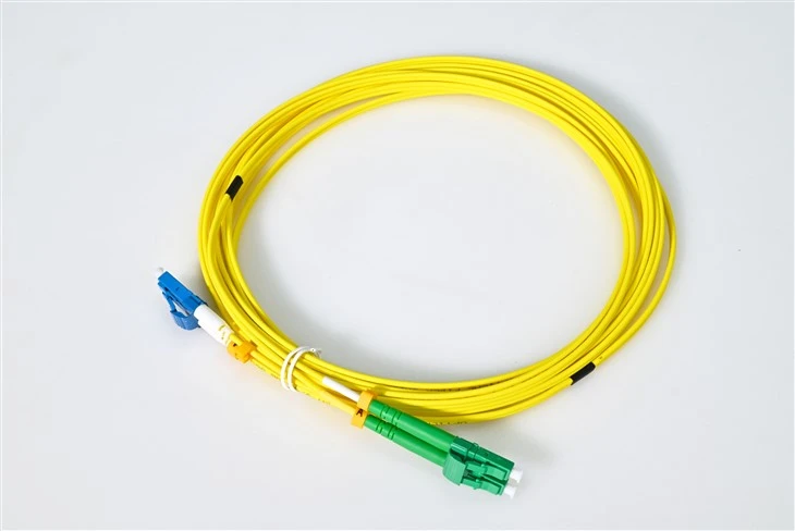 Cebl Patch Modd Sengl Hybrid LC UPC i LC APC gyda Tro G657A1-Ffibr Ansensitif